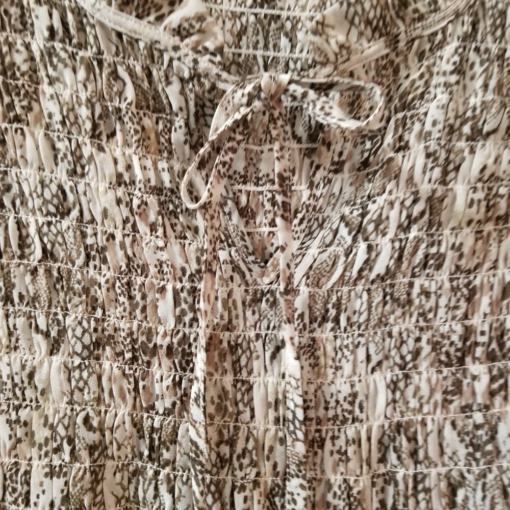 Rushed fit and flair sleeveless animal print tie front top - Picture 3 of 7